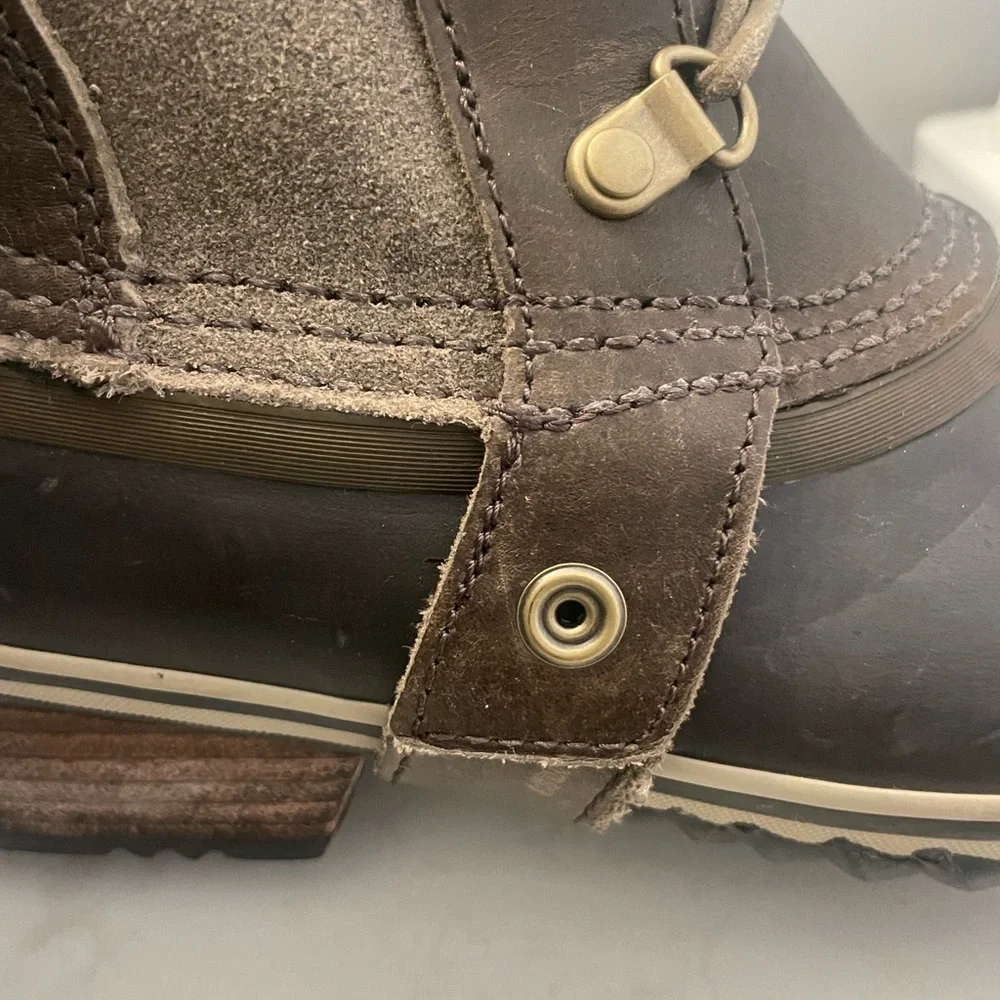 Sorel Brown and Tan Lace-Up Winter Boots